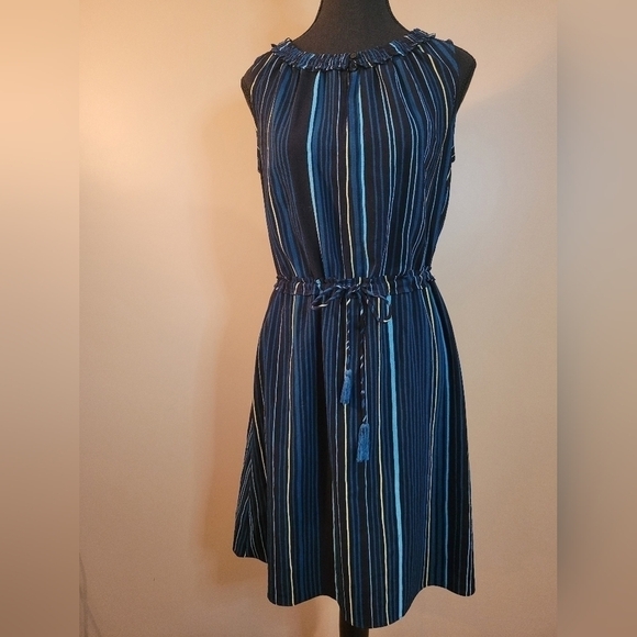 JOE FRESH Sleeveless, Tassle Cinched Waist, Ruffle Neckline Dress, Size Small - Picture 3 of 11